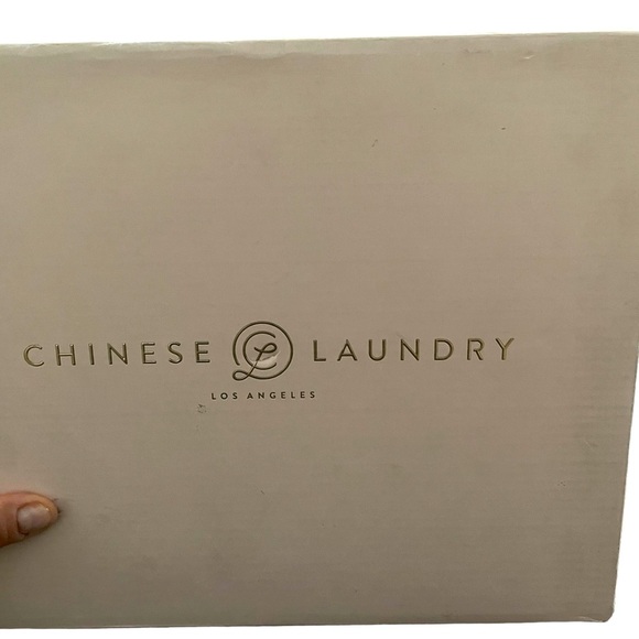 🌼💜NIB CHINESE LAUNDRY CANVAS BOOTIES. - Picture 5 of 6